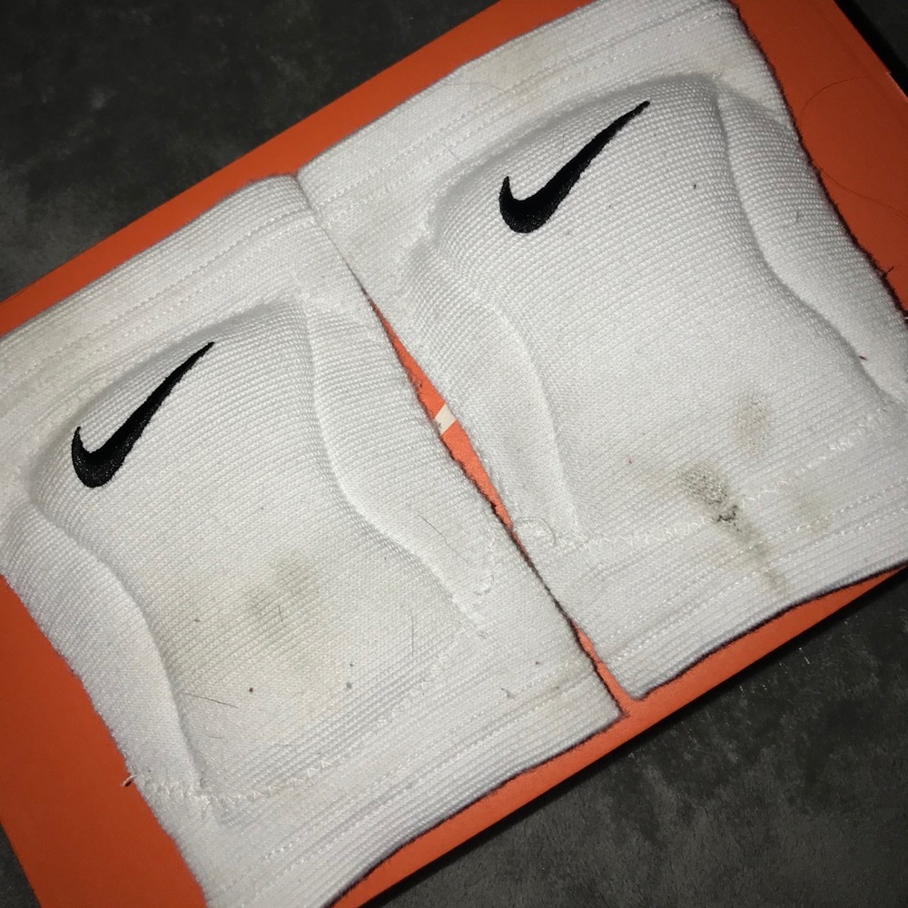 Nike Strike Volleyball Kneepads (White) 🏐